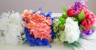 Amazing diy wedding centerpieces using $1 dollar tree vases. 4 Spring Wedding Bouquet Ideas Dollar Tree