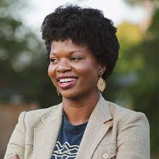 Simone Boyd's Instagram, Twitter & Facebook