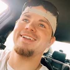 Dillon Foster's Instagram, Twitter & Facebook