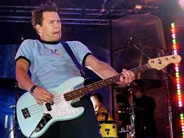 Creating a mark hoppus signature jaguar bass over a week in february 2020, using: Blink 182 S Mark Hoppus Performs Dammit Inside Last Of Us Video Game National Globalnews Ca