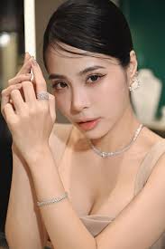 Kiều Anh, VĐV Châu Tuyết Vân tham gia Chị đẹp