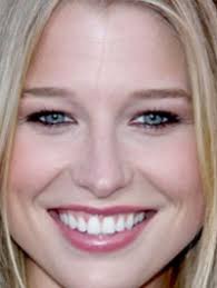 Ellen Woglom: noticias, fotos y vídeos de Ellen Woglom