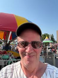 Doug Henshaw's Instagram, Twitter & Facebook