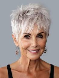 Short haircut with halo topper for thin hair