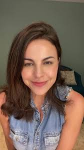 Live con Macarena Jiménez de @holasoyvioletta sobre nuestra colaboración en  @hilos.teatro y nuestra función especial el próximo lunes 17 de marzo a las  8.30 pm en el Foro Lucerna ...