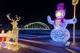 Advent In Gyor Lichterzauber Und Winterspass Auf Dem Weihnachtsmarkt Winterspass Romantische Ausfluge Advent