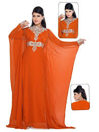 I Really Dislike This Outfit It Covers Everything And It Give You No Shape Or Curves To Me It Looks Likes Bed She Arab Women Clothes For Women Womens Dresses