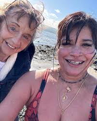 Monday Mermaid gave Belfast's 30+ Club party a whirl at the weekend and had  a blast 🧜🏽‍♀️💥🥳! If you love dancing but can't hack late nights, then  this fun retro night at