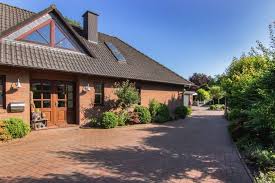 26 häuser zum kauf in büren auf immobilo.de ✓ egal ob reihenhaus, einfamilienhaus oder stadtvilla ✓ mit immobilo.de das traumhaus finden und kaufen! Einfamilienhaus In Langwedel Etelsen 196 M Immobilien Brigitta Eilers Seit 2004 In Achim Zu Hause Und Mit Besten Verbindungen In Bremen