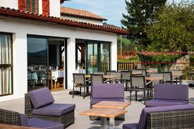 Nous fabriquerons toute la journée de l'huile de tournesol. Ferme Auberge Menta Fermes Auberges Tables Paysannes A Aldudes Guide Du Pays Basque