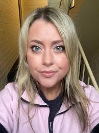 What are good makeup lesson recommendations in Brisbane for an older face?