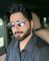 Hey baby, it's me, prince hamad I'm letting you know straight up so there's  no confusion. If you're chatting with anyone else thinking it might be me,  please block them immediately. I