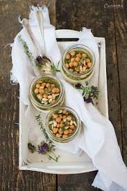 Rezept Parmesan Panna Cotta Mit Basilikumpesto Und Backerbsen Rezept Vorspeisen Rezepte Rezepte Basilikumpesto