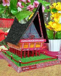 Adat budaya ini juga mereka wujudkan dalam pembangunan rumah adat. Miniatur Rumah Adat Batak Toba Mainan Hobi 538569263