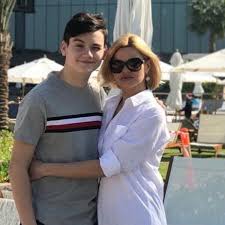 Несмотря на замужество и рождение ребенка, в семье ирины круг и сергея белоусова не всегда все было гладко. Irina Krug Otkazalas Ot Razvoda S Muzhem Starhit Ru