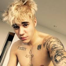 Justin Bieber Unveils Blonde Hair With Shirtless Selfie Justin Bieber Blonde Justin Bieber Blonde