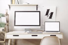 Lalu seperti apa desain kantor minimalis yang perlu anda buat? Bekerja Di Meja Kantor Yang Tepat Pasti Akan Membuat Kerja Terasa Lebih Nyaman Sehingga Lebih Produktif Pilih Dulu Meja Kantor Meja Kantor Ruang Kerja Desain