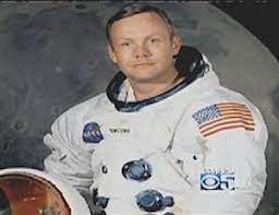Us astronaut neil armstrong, the first man to walk on the moon, has died at the age of 82 from complications following heart surgery. Boy Gets Letter From Neil Armstrong Shortly Before Astronaut S Death Good News Network