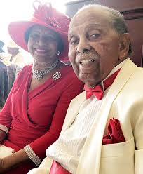 South Florida Legendary Coach Herman 'Big Man' Pittman Bounce Passes His  Last Ball