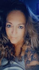 Lori Hewett's Instagram, Twitter & Facebook