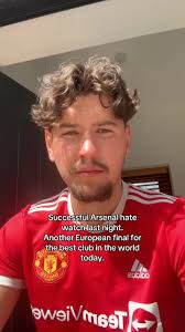 Amad is clear of Saka 👍