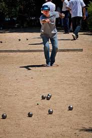Sementara di eropa, petanque telah dikenal sejak ratusan tahun silam. Olahraga Petanque Steve William Korwa