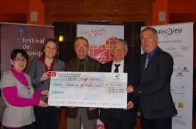 Résultat de recherche d'images pour "pret entre particulier serieux"