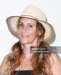 Mary Devault's Instagram, Twitter & Facebook