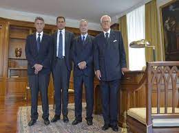 Banca popolare di vicenza lo scorso 4 marzo ha dato mandato a barclays, deutsche. Popolare Di Vicenza La Banca Col Buco Le Accuse Del Nuovo Azionista Ai Vecchi Manager Corriere It
