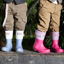 Hunter Kids Just Like Its Parent Boot These All Rubber Mini Me Boots Are Experiencing Full On Colour Clash This Season Hunter Boots Hunter Kids Boots