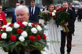 Prezes tvp jacek kurski wziął ślub! Zamiast Wesela Na Wawel Po Slubie Jacek Kurski Odwiedzil Krypty Z Zona