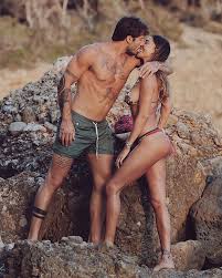 Michelle hunziker mi ha chiamato e ci siamo fatte un sacco di risate. Belen Incinta Di Stefano De Martino La Risposta Della Showgirl Work In Progress Il Mattino It