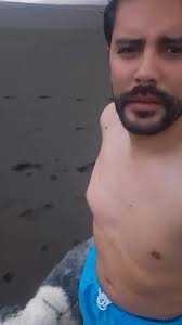 Es diferente... 😅 #playa #costarica #walkingmydog #atardecer