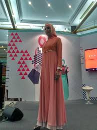 Baju lebaran terbaru zoya 2017 klik gambarnya untuk menentukan pilihan anda, selanjutnya hubungi kami agar dapat melayani anda dengan baik. Ivan Gunawan Pamer Koleksi Busana Muslim Bersama Zoya