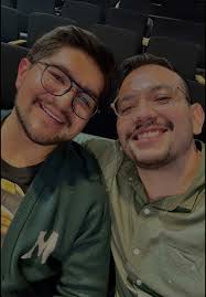 Uriel Sandoval (@urisr22)