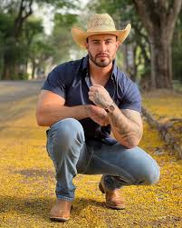 Hombres Para Hombres added a new photo.