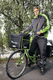 Depuis trois ans,la poste a fait de gros changements.nous n'avons plus un facteur qui passe à heure régulière mais 5 facteurs qui ne connaissent pas les habitants et qui déposent le. Facteur Metier Wikipedia
