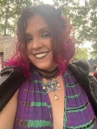 I hope appreciation posts are welcome, because Florence Welch IS a fae.