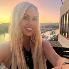 Avery Collins's Instagram, Twitter & Facebook