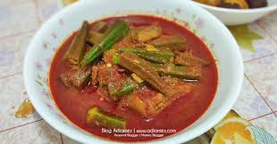 Diatas bara api sesaat sebelum resep pepes ikan patin asam pedas dihidangkan. Resepi Asam Pedas Ikan Pari