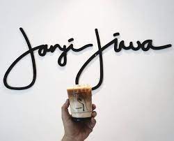 Puisi terlihat dari tagline yang berbunyi 'i', coffee from the heart. Strategi Ekspansi Janji Jiwa Kopi Yang Menarik Diulik