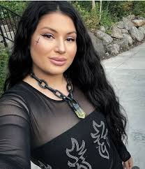 em3.rson absolutely slaying it in her Rose Quartz & Black Leather Chain  Necklace • Earrings by: @darkdivinedesigns 🖤🖤 #leather #leatherjewelry  #rosequartz #crystaljewelry #tattooartist #tattoostyle #artisanjewelry  #fashionjewelry #style #empowered ...