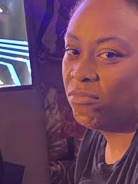 Why do people rush to the aisle when the plane lands?