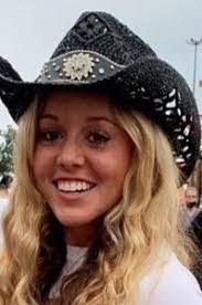 Beth Seavey's Instagram, Twitter & Facebook