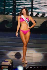 Paulina vega, es coronada como miss universo 2014, durante la edición 63 de esta competencia, realizada en estados unidos. Pin On Miss Universe To Die For Physiques