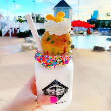 Walt Disney World On Instagram Beaches Cream Soda Shop Serving A Smile In A Glass Disneyresort Waltdi Disney Desserts Disney Drinks Colorful Desserts