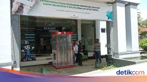 8 orang di antaranya harus dijemput menggunakan 6 mobil ambulans. 12 Pegawai Positif Corona Samsat Pangandaran Tetap Beroperasi