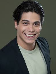 Elliot Rodriguez's Instagram, Twitter & Facebook