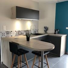 Créer sa cuisine qui s'adapte à chaque espace. Petite Cuisine Originale Avec Coin Repas Integre Cuisine Appartement Cuisine De Petit Appartement Amenagement Cuisine