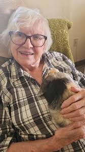 These rabbit visits always make us 😁 happy.